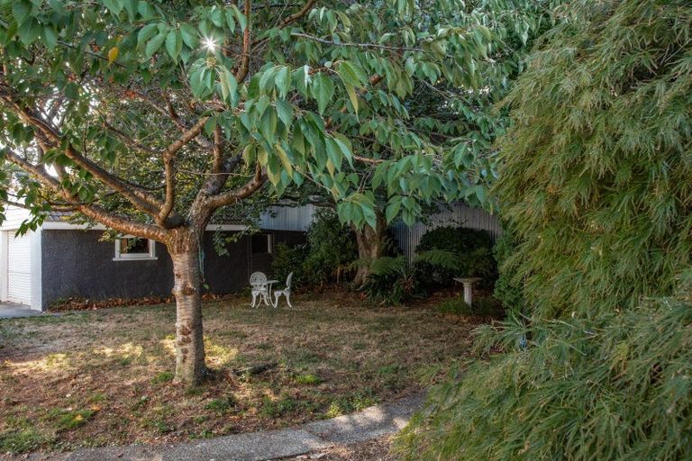 Photo of property in 3 Mckenzie Terrace, Carterton, 5713