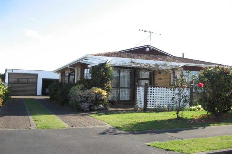Photo of property in 12 Warwick Place, Springvale, Whanganui, 4501