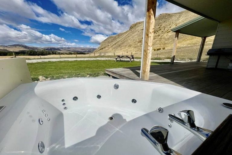 Photo of property in 1061 Ardgour Road, Tarras, Cromwell, 9383