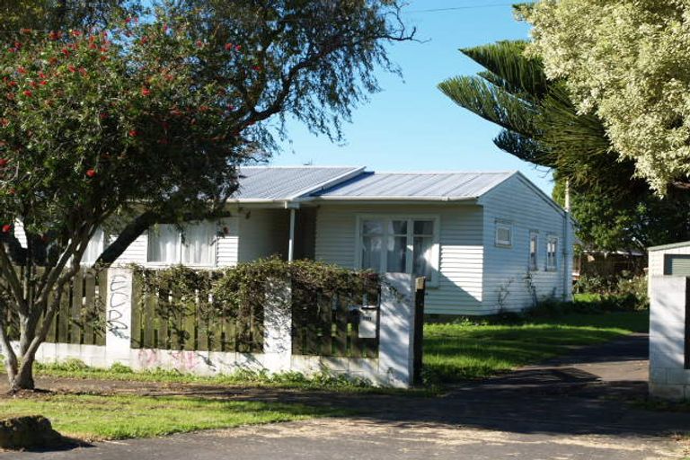 Photo of property in 33 Driver Road, Mangere East, Auckland, 2024