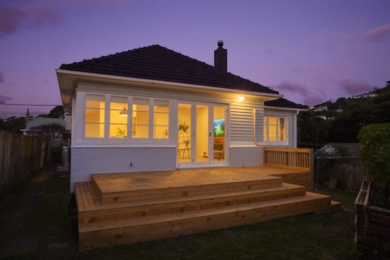 Photo of property in 15 Leveson Street, Strathmore Park, Wellington, 6022