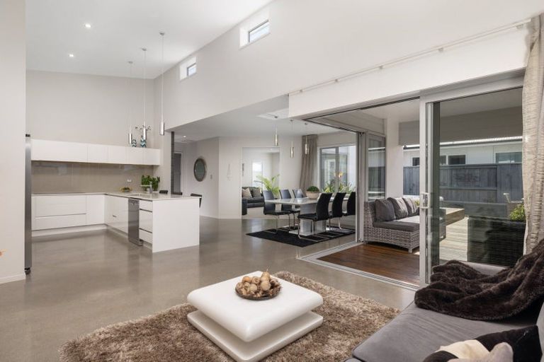 Photo of property in 42 Cassinia Close, Papamoa Beach, Papamoa, 3118