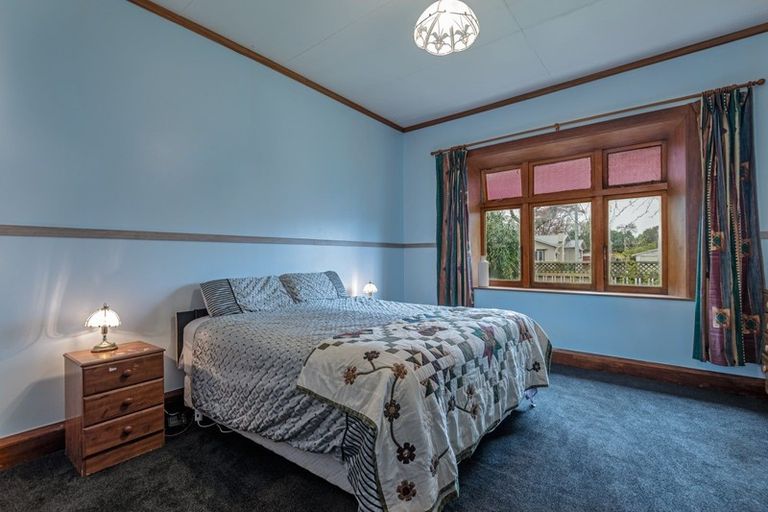 Photo of property in 42 Kingswood Street, Takaro, Palmerston North, 4412