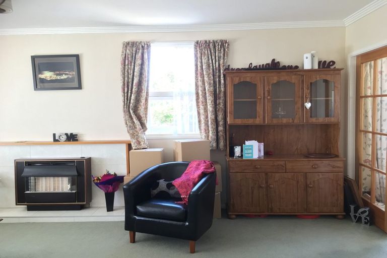 Photo of property in 122 Kings Crescent, Hutt Central, Lower Hutt, 5010