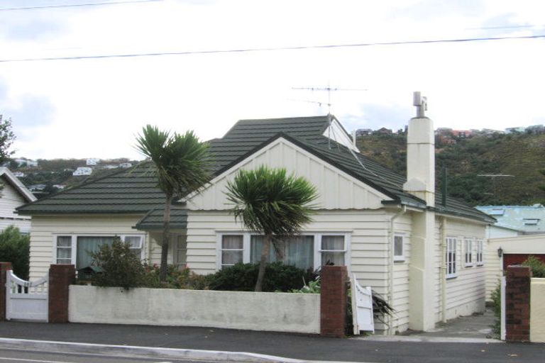 Photo of property in 147 Derwent Street, Island Bay, Wellington, 6023
