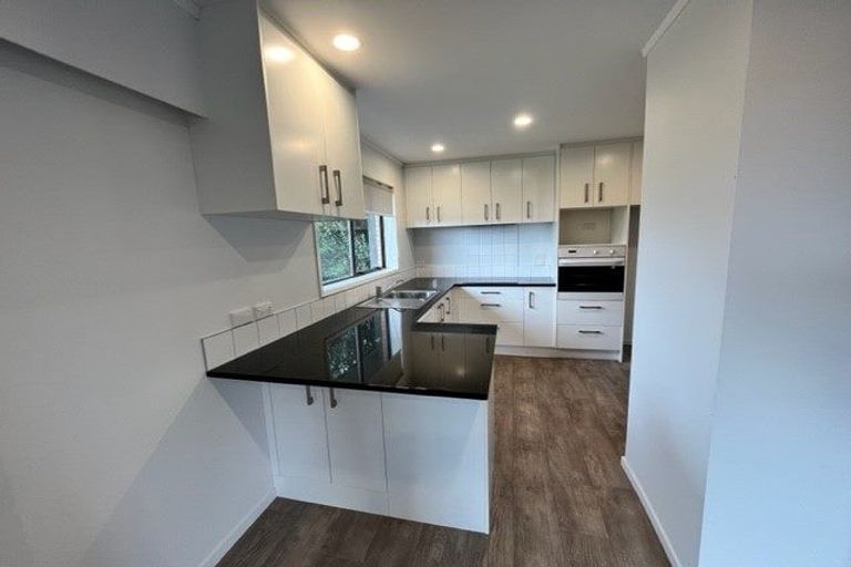 Photo of property in 1/41 Pigeon Mountain Road, Half Moon Bay, Auckland, 2012