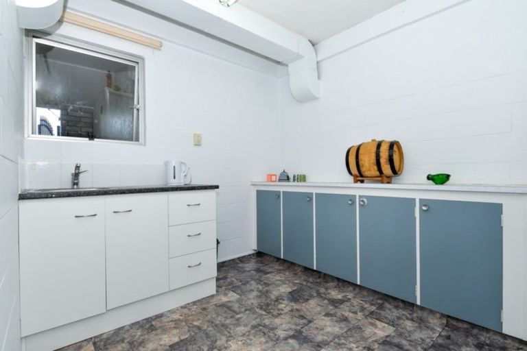 Photo of property in 18 Gilbass Avenue, Hamilton Lake, Hamilton, 3204