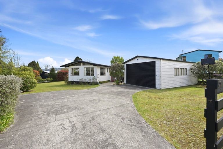 Photo of property in 22 Angela Place, Kinloch, Taupo, 3377