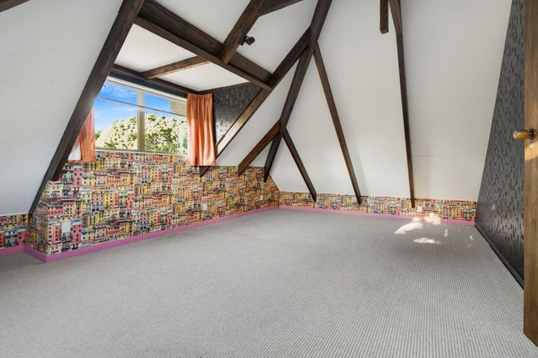 Photo of property in 17 Aquarius Drive, Kawaha Point, Rotorua, 3010