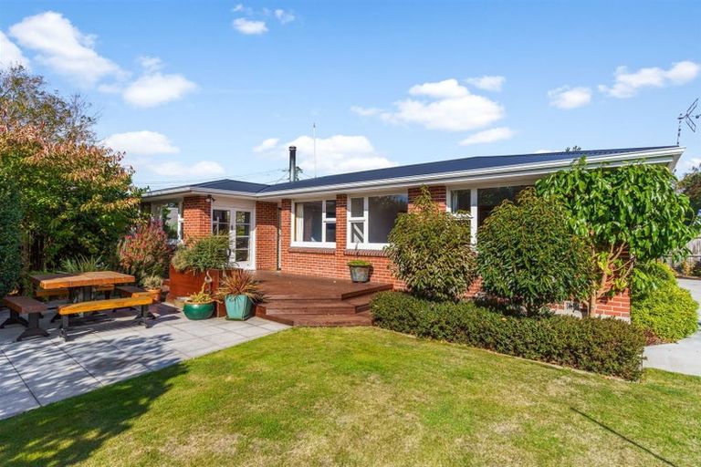 Photo of property in 16 Adams Place, Woolston, Christchurch, 8023