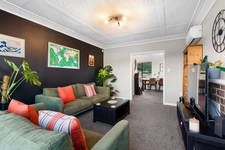 Photo of property in 17 Waldron Crescent, Green Island, Dunedin, 9018