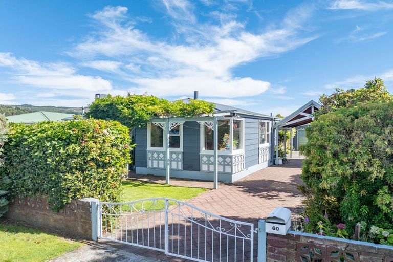 Photo of property in 60 Kawaha Point Road, Kawaha Point, Rotorua, 3010