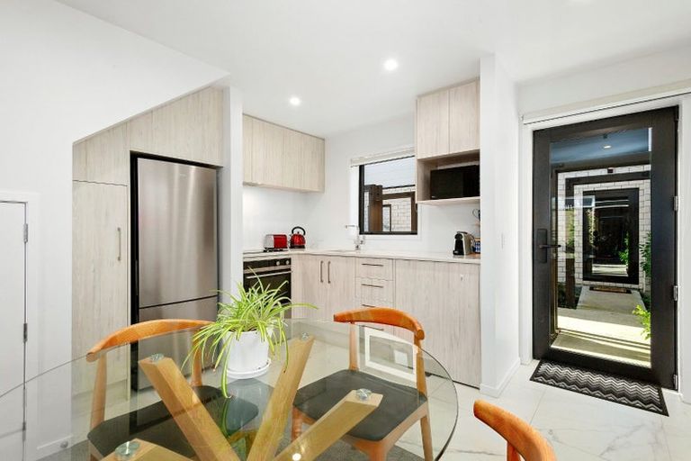 Photo of property in 4/182 Cambridge Terrace, Fairfield, Lower Hutt, 5011