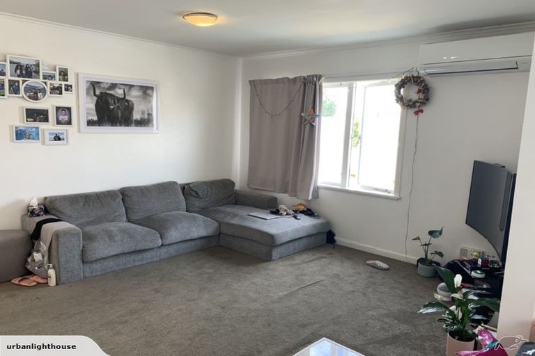 Photo of property in 4 Vanguard Road, Kelston, Auckland, 0602