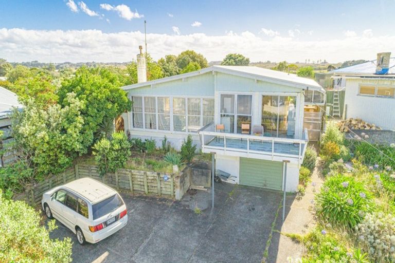 Photo of property in 134 Cornfoot Street, Castlecliff, Whanganui, 4501