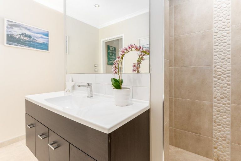 Photo of property in 37 Pingao Lane, Peka Peka, Waikanae, 5391