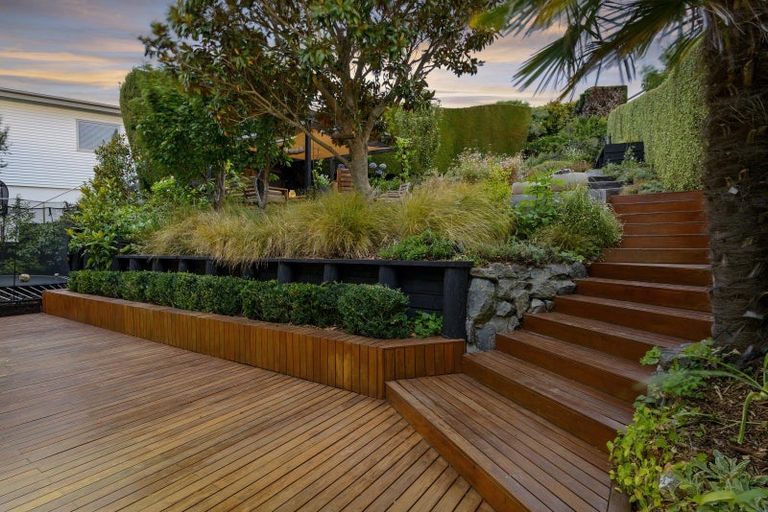 Photo of property in 42 Saint Andrews Hill Road, Mount Pleasant, Christchurch, 8081