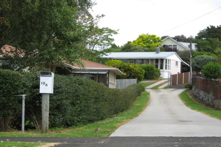 Photo of property in 10a Kiwi Esplanade, Mangere Bridge, Auckland, 2022