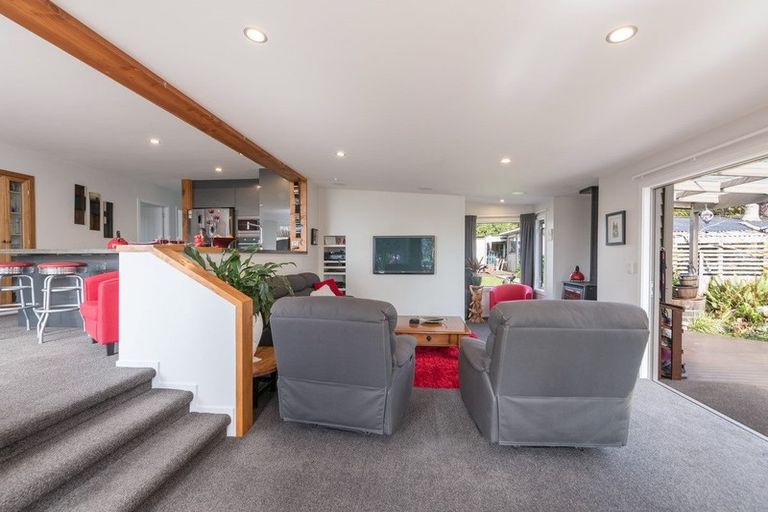 Photo of property in 1 Bird Lane, Wakefield, 7025