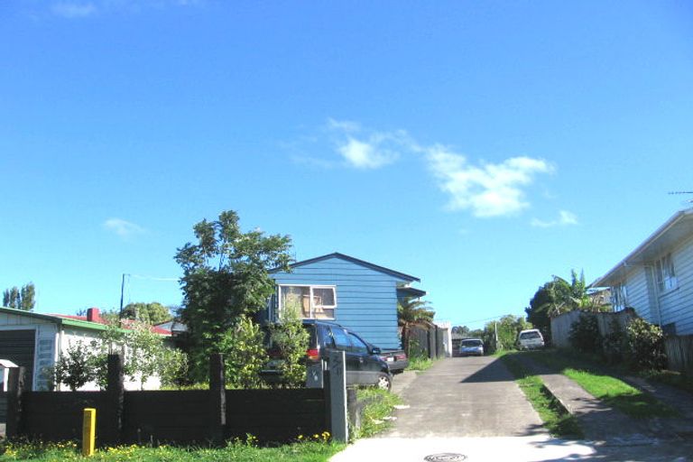 Photo of property in 2/11 Whitford Avenue, Mount Wellington, Auckland, 1060