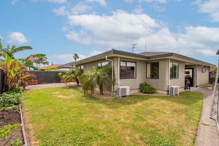 Photo of property in 18 Bucksburn Place, Greenmeadows, Napier, 4112