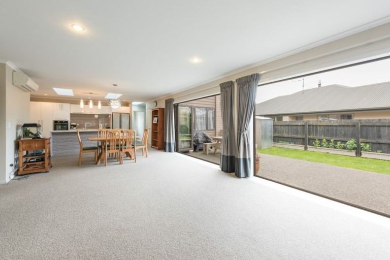 Photo of property in 2 Ernest Place, Brightwater, 7022