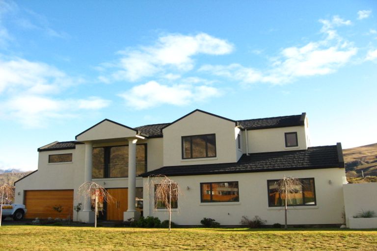 Photo of property in 1 Coburn Place, Lake Hayes, Queenstown, 9304
