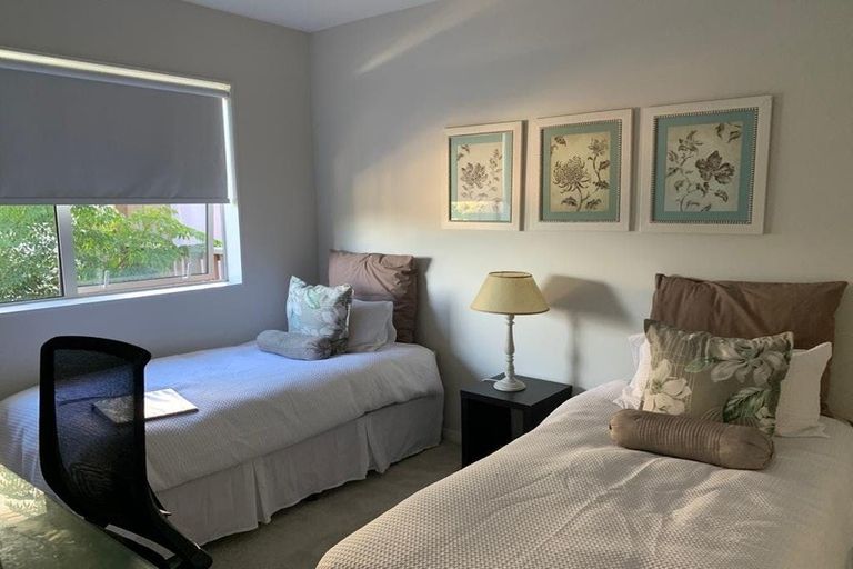 Photo of property in 28 Golden Morning Drive, Albany Heights, Auckland, 0632