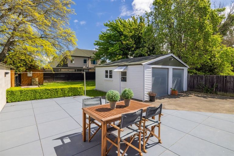 Photo of property in 17 Searells Road, Strowan, Christchurch, 8052