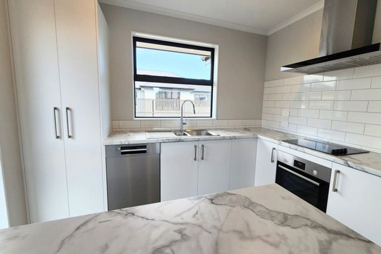 Photo of property in 29 Akoranga Place, Hornby, Christchurch, 8042