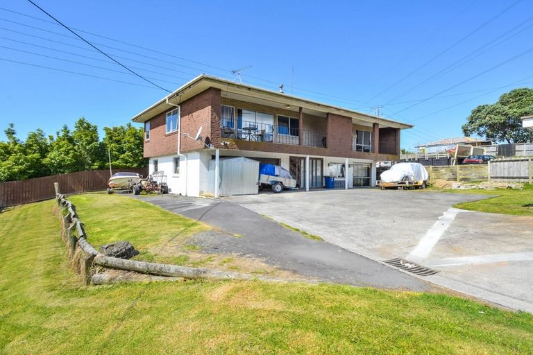 Photo of property in 236 Triangle Road, Massey, Auckland, 0614