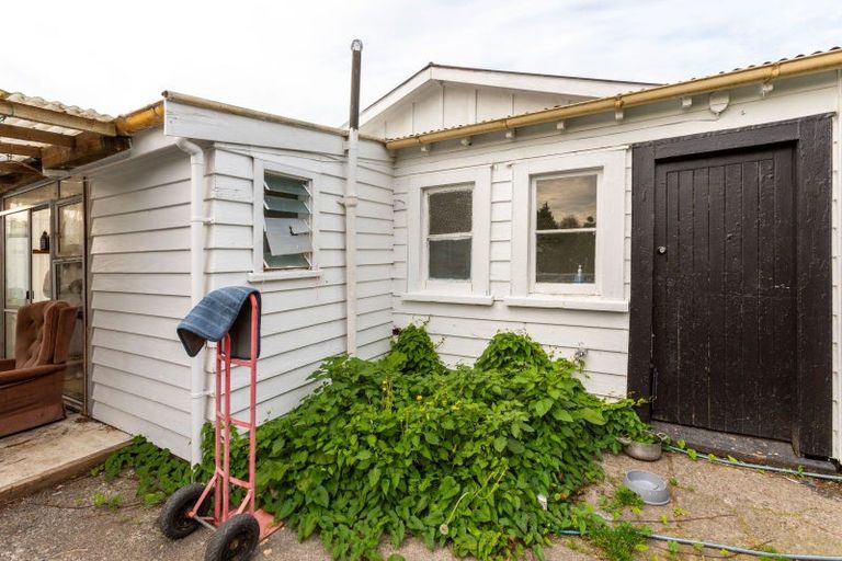 Photo of property in 21 Atkinson Street, Woodville, 4920