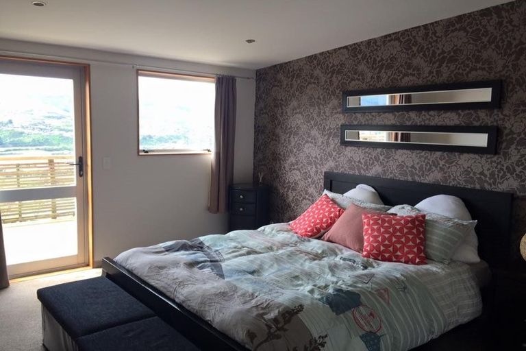 Photo of property in 10 Chastudon Place, Tawa, Wellington, 5028