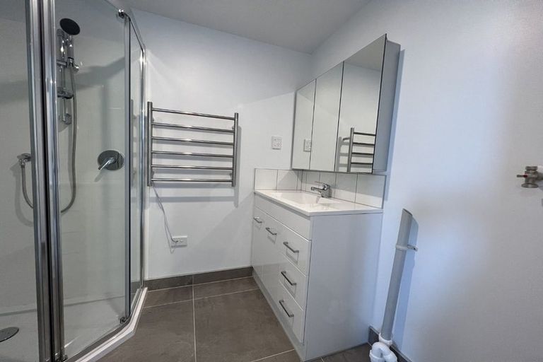 Photo of property in 208/28c Eileen Newey Place, Henderson, 0612