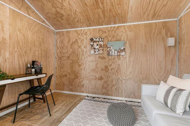 Photo of property in 32a Derwent Street, Island Bay, Wellington, 6023