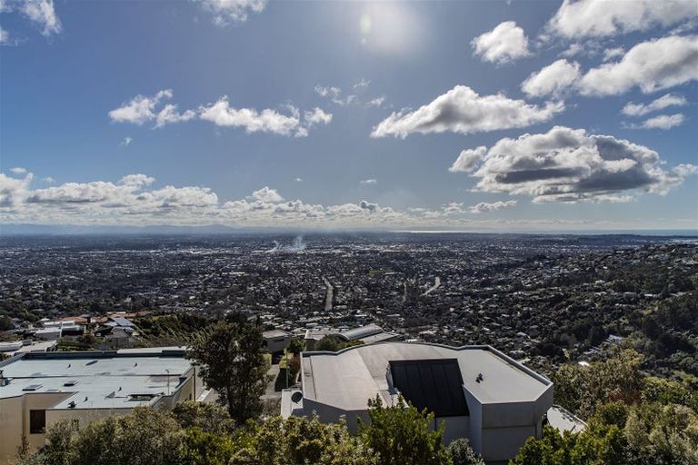 Photo of property in 5 Harry Ell Drive, Cashmere, Christchurch, 8022