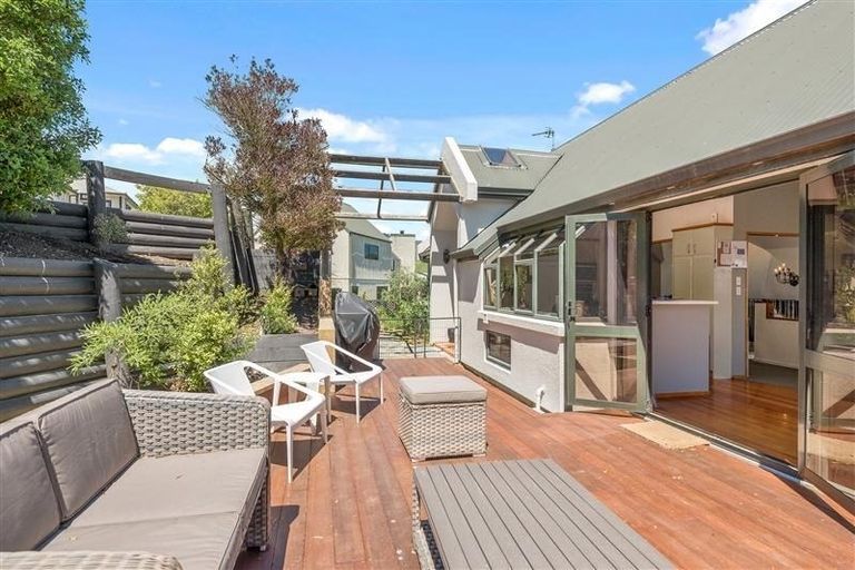 Photo of property in 22 Lucknow Place, Cashmere, Christchurch, 8022
