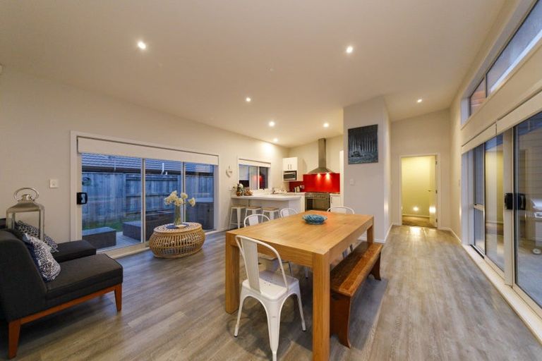 Photo of property in 92 Rosalie Terrace, Kelvin Grove, Palmerston North, 4414