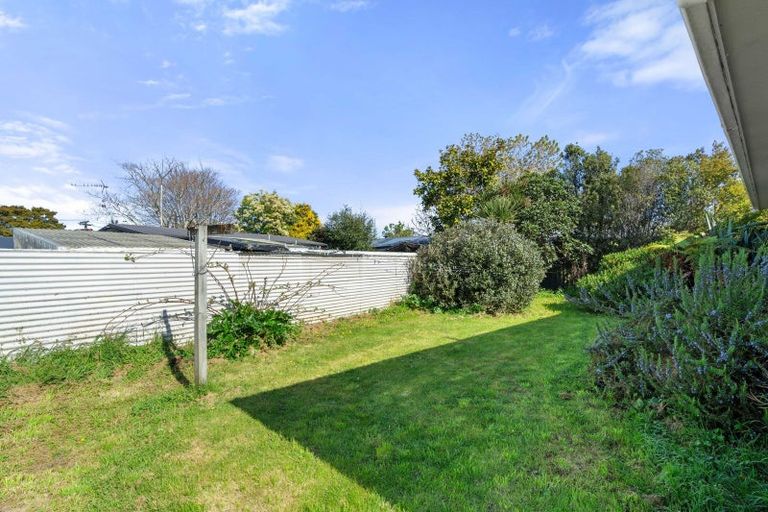 Photo of property in 10 Mahupuku Street, Greytown, 5712