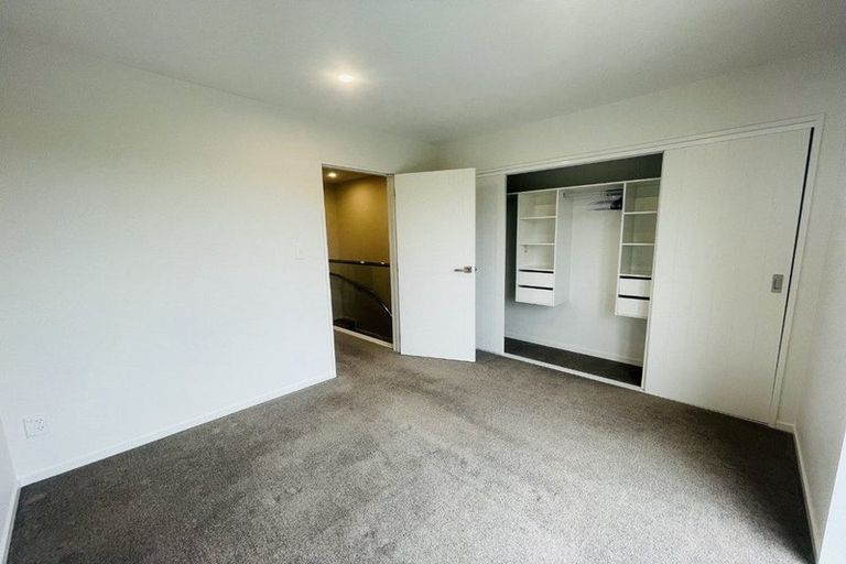 Photo of property in 10/1 Sylvan Crescent, Te Atatu South, Auckland, 0610