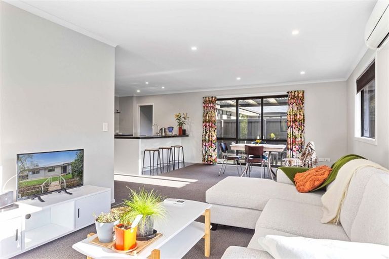 Photo of property in 11 Gleneagles Terrace, Ilam, Christchurch, 8053