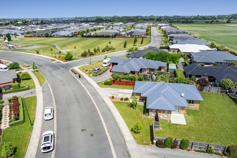 Photo of property in 69 Acacia Avenue, Rangiora, 7400