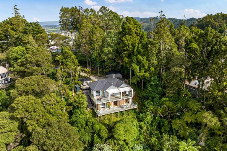 Photo of property in 97 Scenic Drive, Titirangi, Auckland, 0604