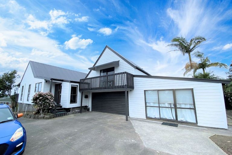 Photo of property in 8 Panorama Court, Red Beach, 0932