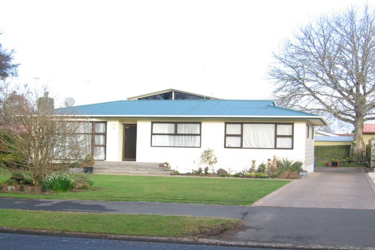 Photo of property in 30 Pulham Crescent, Queenwood, Hamilton, 3210