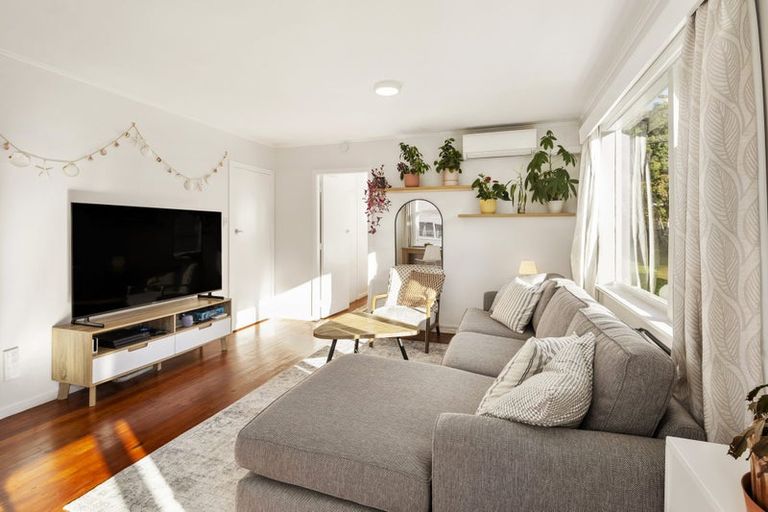 Photo of property in 7/139 Queens Drive, Lyall Bay, Wellington, 6022