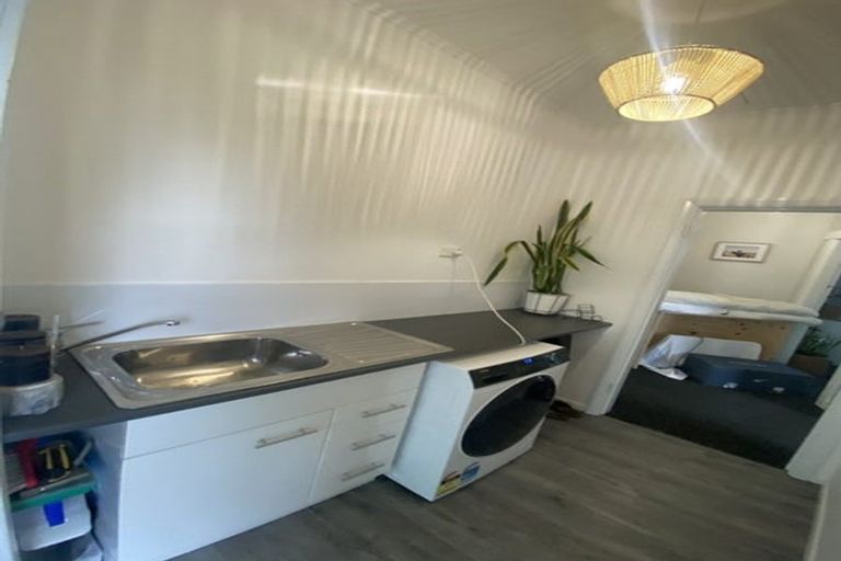 Photo of property in 197 Seaview Road, Westown, New Plymouth, 4310