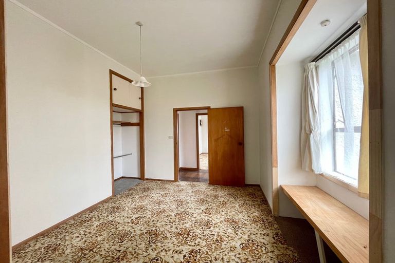 Photo of property in 57 Tiraumea Drive, Pakuranga, Auckland, 2010