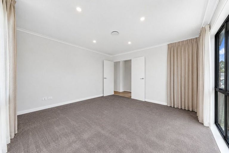 Photo of property in 30 Waituarua Drive, Takanini, 2112