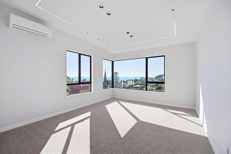 Photo of property in 2/8 Park Rise, Campbells Bay, Auckland, 0630